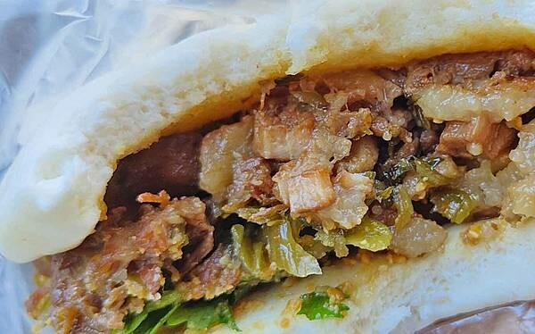 【台北美食】藍家割包|公館必吃美食之一!排隊人潮幾乎沒停過