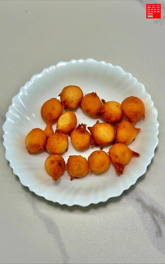 台中市豐原區台中美食／豐原廟東夜市必吃～排隊排超久的廟東菱角酥！現炸外酥內綿的美味享受