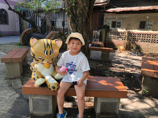 圓圓家出去玩-<嘉義景點>百年車站北門驛，昔日的阿里山小火車景點，懷舊復古風情，順遊沉睡的森林及檜意森活村