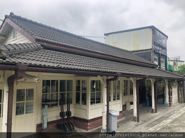 圓圓家出去玩-<嘉義景點>百年車站北門驛，昔日的阿里山小火車景點，懷舊復古風情，順遊沉睡的森林及檜意森活村