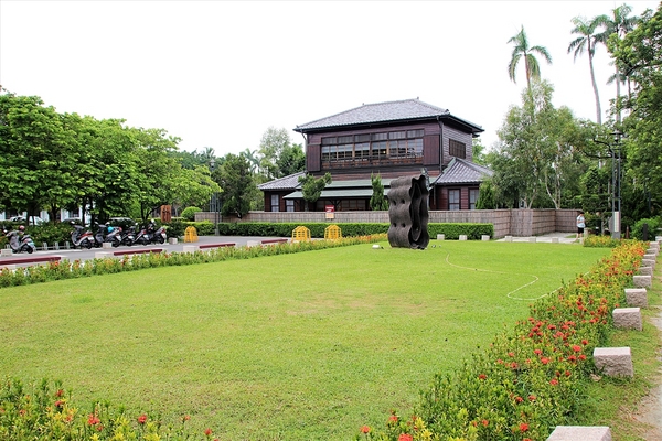總爺藝文中心:【台南麻豆景點】總爺藝文中心~日式木造建築,腹地廣大藝文展覽空間,環境古樸雅致,適合旅人們全家大小來這遊玩