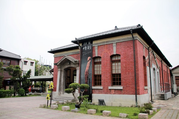 總爺藝文中心:【台南麻豆景點】總爺藝文中心~日式木造建築,腹地廣大藝文展覽空間,環境古樸雅致,適合旅人們全家大小來這遊玩