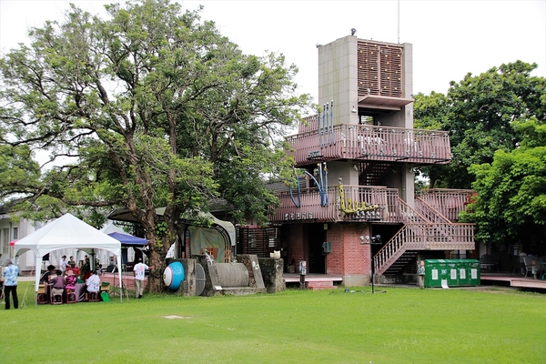 總爺藝文中心:【台南麻豆景點】總爺藝文中心~日式木造建築,腹地廣大藝文展覽空間,環境古樸雅致,適合旅人們全家大小來這遊玩