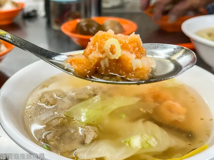 【基隆食記】吳家鐤邊趖 - 位在基隆廟口旁的人氣百年老店