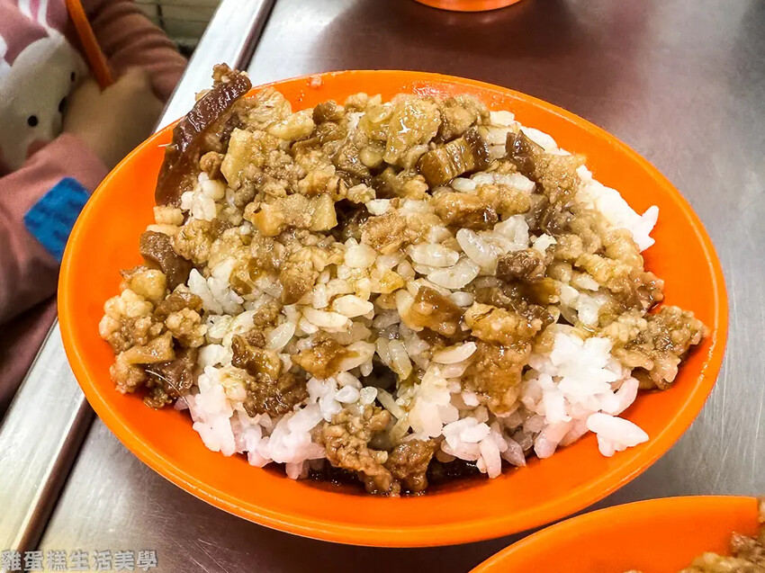 【基隆食記】吳家鐤邊趖 - 位在基隆廟口旁的人氣百年老店