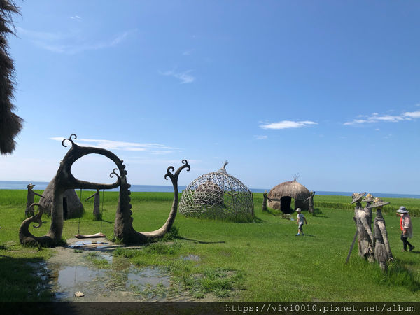 圓圓家出去玩-《花蓮景點》新社無邊際梯田，寬闊視野，藍天下的綠色稻浪，最佳打卡景點