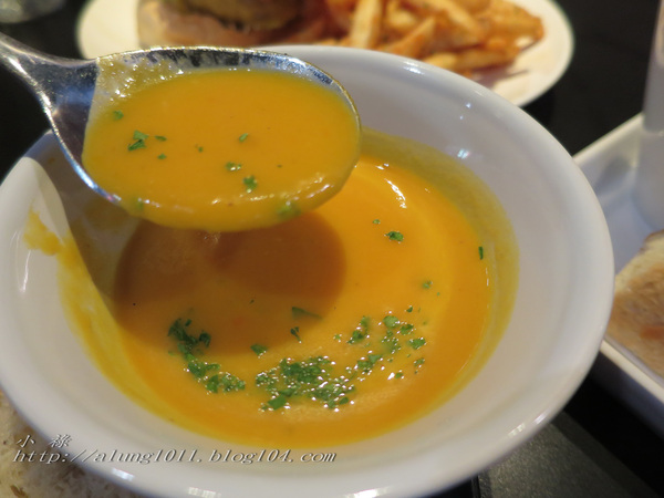 咖啡館+藝文空間的好所在 ..MARS 睦工場