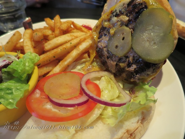 咖啡館+藝文空間的好所在 ..MARS 睦工場