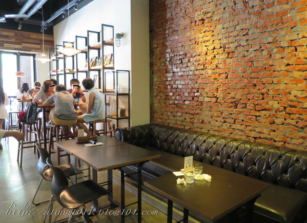 咖啡館+藝文空間的好所在 ..MARS 睦工場