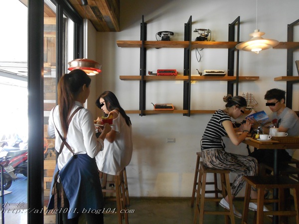 咖啡館+藝文空間的好所在 ..MARS 睦工場