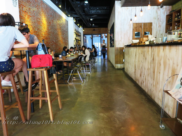 咖啡館+藝文空間的好所在 ..MARS 睦工場