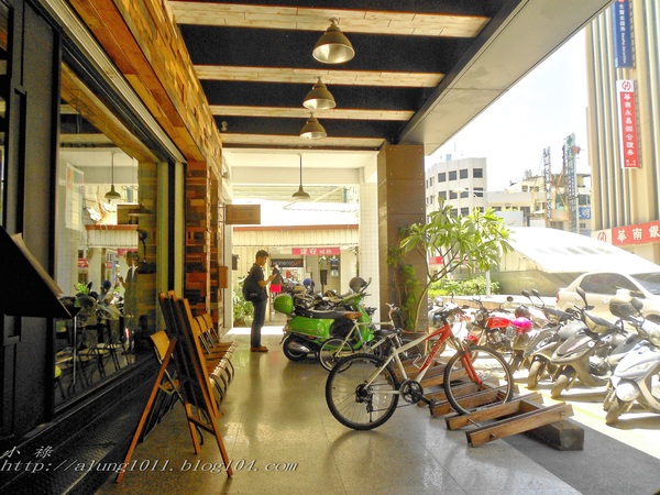 咖啡館+藝文空間的好所在 ..MARS 睦工場