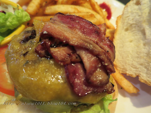 咖啡館+藝文空間的好所在 ..MARS 睦工場