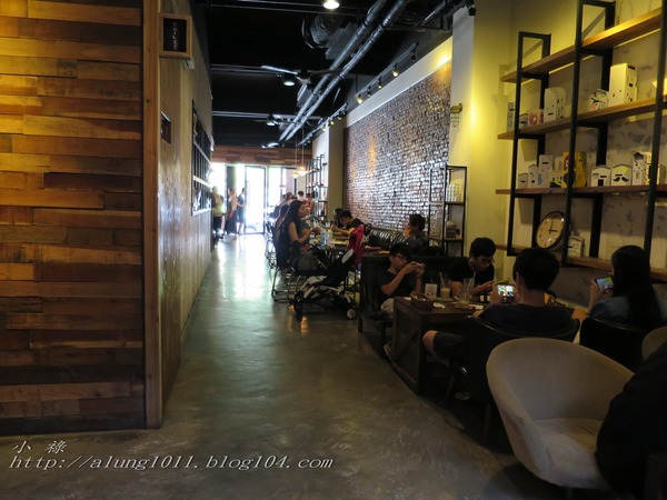 咖啡館+藝文空間的好所在 ..MARS 睦工場