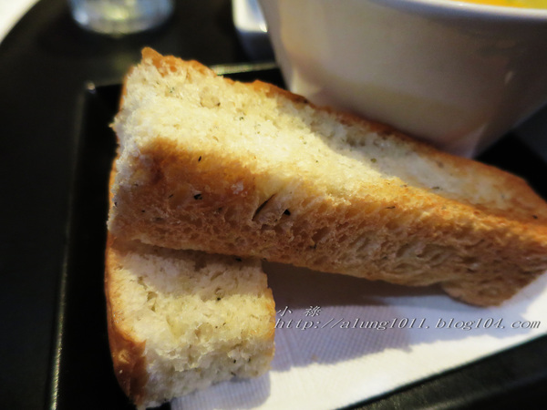 咖啡館+藝文空間的好所在 ..MARS 睦工場