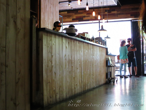 咖啡館+藝文空間的好所在 ..MARS 睦工場