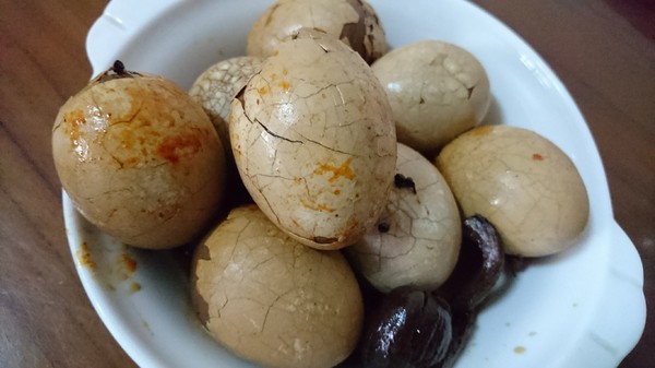 姑姑的茶葉蛋：美食團購~姑姑的茶葉蛋~平價實在古早味美食~好吃又涮嘴~