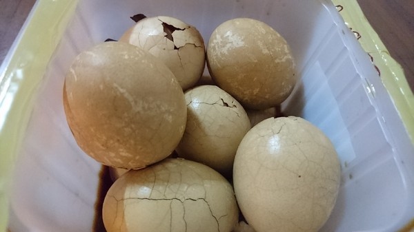 姑姑的茶葉蛋：美食團購~姑姑的茶葉蛋~平價實在古早味美食~好吃又涮嘴~