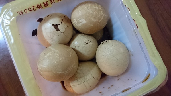 姑姑的茶葉蛋：美食團購~姑姑的茶葉蛋~平價實在古早味美食~好吃又涮嘴~