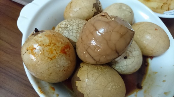 姑姑的茶葉蛋：美食團購~姑姑的茶葉蛋~平價實在古早味美食~好吃又涮嘴~