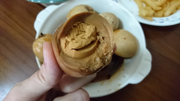 姑姑的茶葉蛋：美食團購~姑姑的茶葉蛋~平價實在古早味美食~好吃又涮嘴~