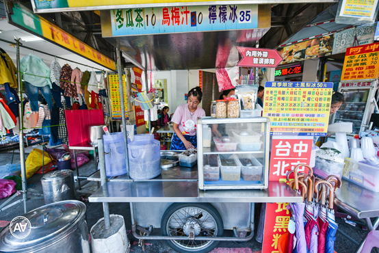 阿坤黑粉圓：台中北屯區美食-北屯市場超人氣古早味粉圓冰