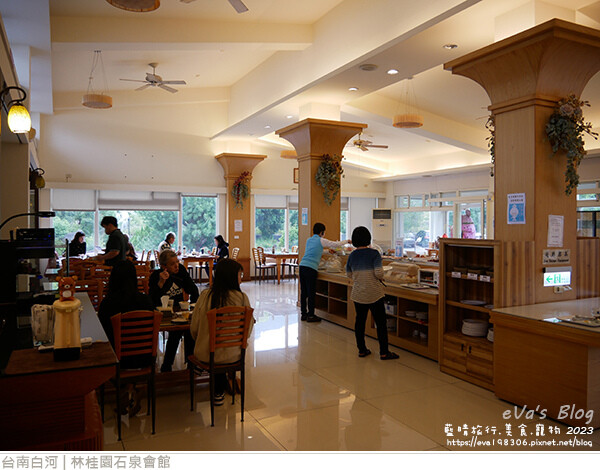 【台南住宿】林桂園石泉會館(寵物友善溫泉會館)，獨房獨戶環境舒適寧靜很有渡假氣氛，顏色如泥水的泥漿溫泉