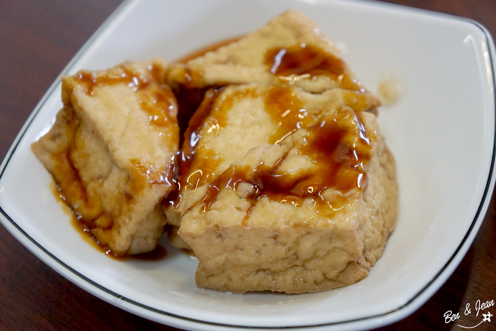 宜蘭蒜味肉焿(五女兒的店)~北門蒜味傳承,附設停車場超方便!在地人最愛的美味