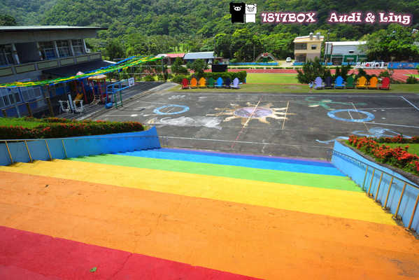 【屏東。牡丹】牡丹國小。全台最美麗的國小。彩虹階梯。校園８景。單車環島熱門景點