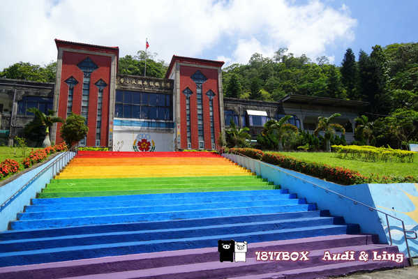 【屏東。牡丹】牡丹國小。全台最美麗的國小。彩虹階梯。校園８景。單車環島熱門景點