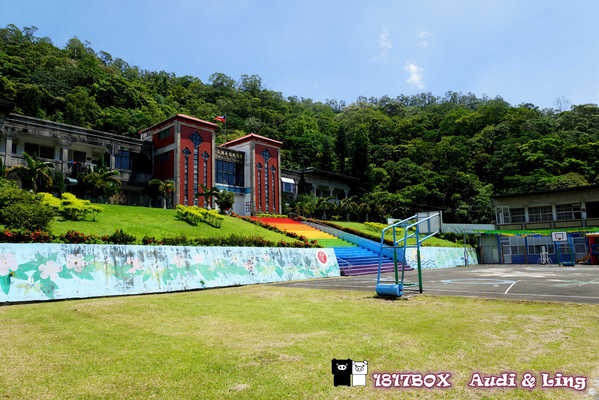 【屏東。牡丹】牡丹國小。全台最美麗的國小。彩虹階梯。校園８景。單車環島熱門景點