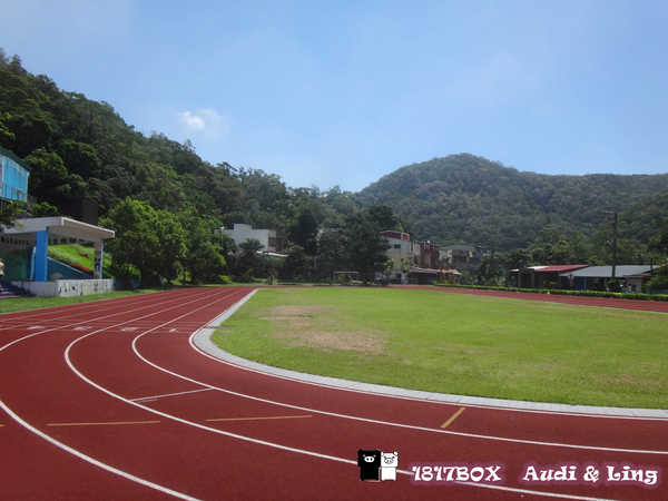 【屏東。牡丹】牡丹國小。全台最美麗的國小。彩虹階梯。校園８景。單車環島熱門景點