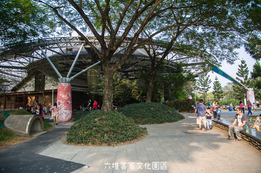 ｜屏東景點｜六堆客家文化園區，六堆小星球互動式遊戲區、親水河道、沙坑，通通免費讓你玩 - 阿婷的旅行札記。