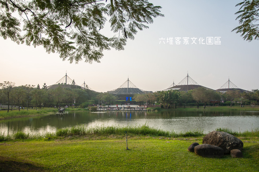 ｜屏東景點｜六堆客家文化園區，六堆小星球互動式遊戲區、親水河道、沙坑，通通免費讓你玩 - 阿婷的旅行札記。