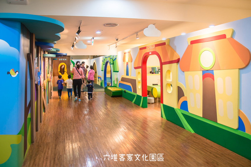 ｜屏東景點｜六堆客家文化園區，六堆小星球互動式遊戲區、親水河道、沙坑，通通免費讓你玩 - 阿婷的旅行札記。