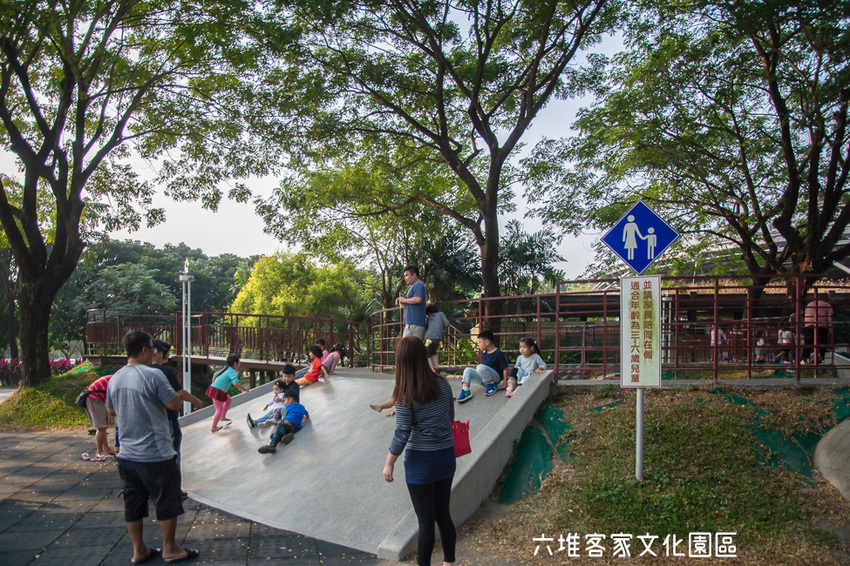 ｜屏東景點｜六堆客家文化園區，六堆小星球互動式遊戲區、親水河道、沙坑，通通免費讓你玩 - 阿婷的旅行札記。