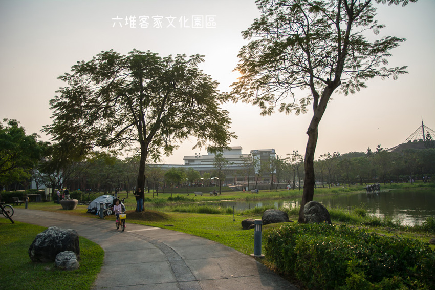 ｜屏東景點｜六堆客家文化園區，六堆小星球互動式遊戲區、親水河道、沙坑，通通免費讓你玩 - 阿婷的旅行札記。