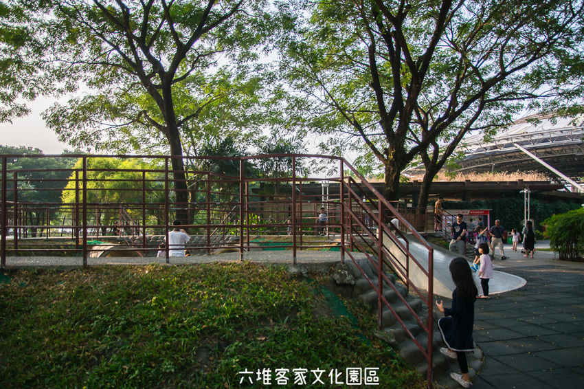 ｜屏東景點｜六堆客家文化園區，六堆小星球互動式遊戲區、親水河道、沙坑，通通免費讓你玩 - 阿婷的旅行札記。