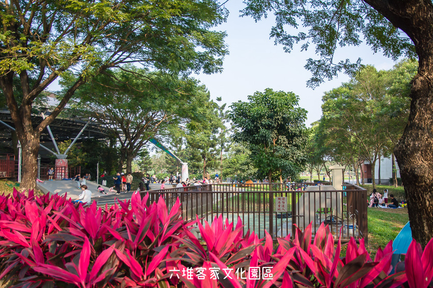 ｜屏東景點｜六堆客家文化園區，六堆小星球互動式遊戲區、親水河道、沙坑，通通免費讓你玩 - 阿婷的旅行札記。