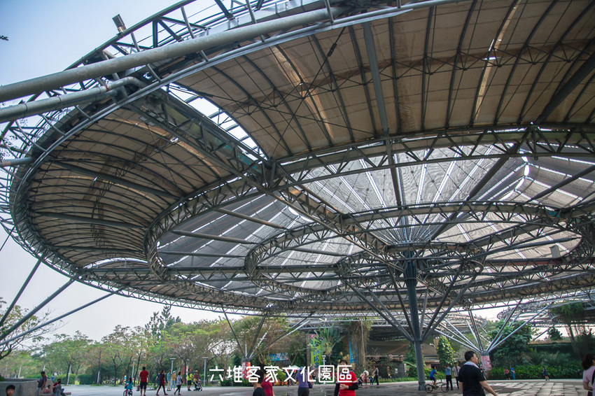 ｜屏東景點｜六堆客家文化園區，六堆小星球互動式遊戲區、親水河道、沙坑，通通免費讓你玩 - 阿婷的旅行札記。