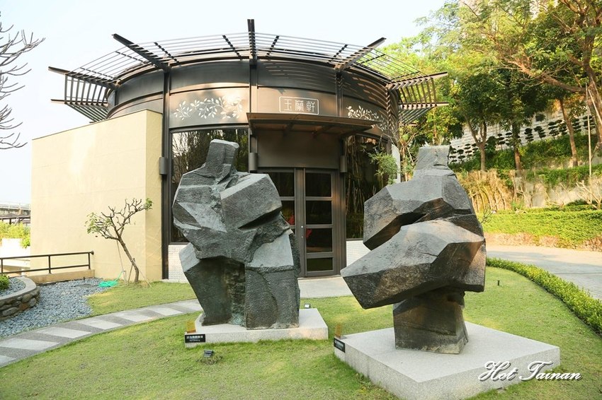 【高雄泡湯】夏天就是要泡冷泉！高雄泡湯推薦：花季度假飯店 - 熱血玩台南。跳躍新世界