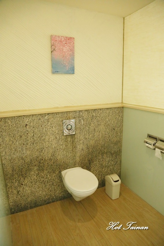 【高雄泡湯】夏天就是要泡冷泉！高雄泡湯推薦：花季度假飯店 - 熱血玩台南。跳躍新世界