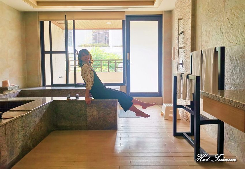 【高雄泡湯】夏天就是要泡冷泉！高雄泡湯推薦：花季度假飯店 - 熱血玩台南。跳躍新世界