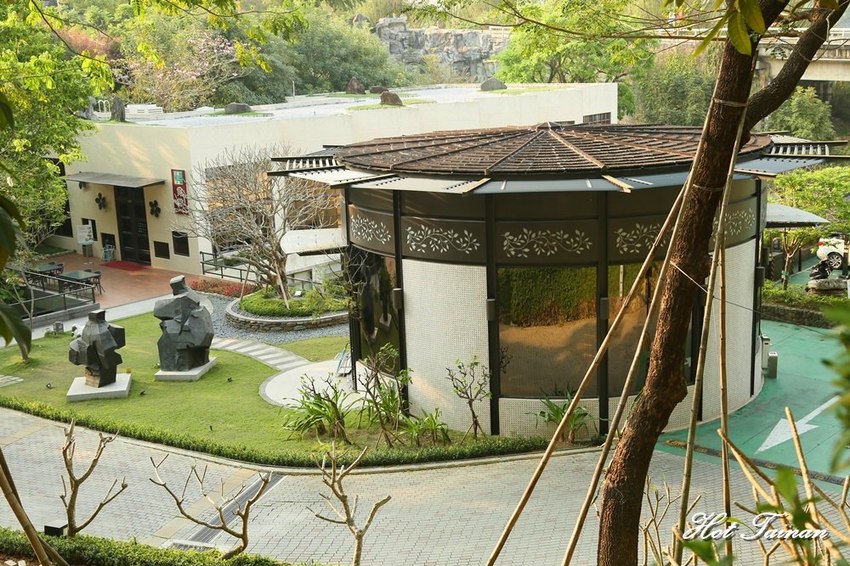 【高雄泡湯】夏天就是要泡冷泉！高雄泡湯推薦：花季度假飯店 - 熱血玩台南。跳躍新世界