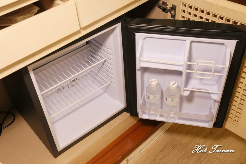 【高雄泡湯】夏天就是要泡冷泉！高雄泡湯推薦：花季度假飯店 - 熱血玩台南。跳躍新世界