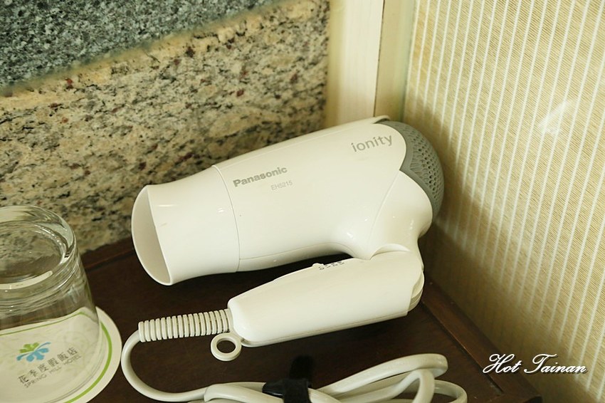 【高雄泡湯】夏天就是要泡冷泉！高雄泡湯推薦：花季度假飯店 - 熱血玩台南。跳躍新世界