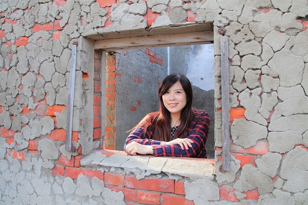 蛤蜊兵營:【彰化線西景點】蛤蜊兵營~IG網美美拍熱點,殘破不堪廢墟中締造獨特的美感