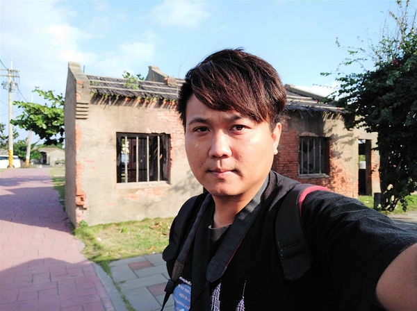 蛤蜊兵營:【彰化線西景點】蛤蜊兵營~IG網美美拍熱點,殘破不堪廢墟中締造獨特的美感