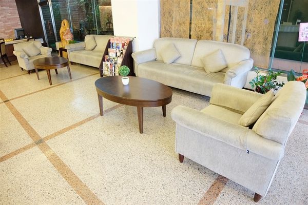 1493722497-4055615266_n