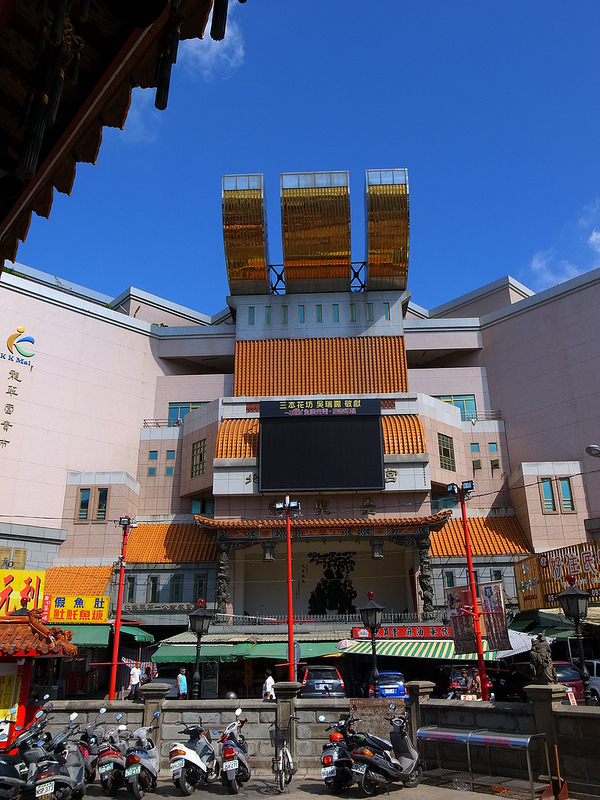 雲林北港，遊老街拜媽祖吃大餅，沒看到北港六尺四！